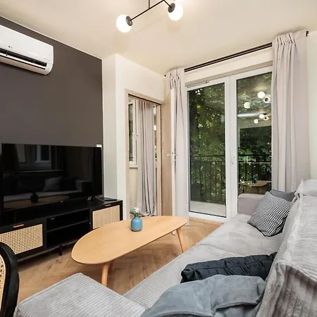 Urban Retreat - Krowoderska - By Upstairs Appartamento *