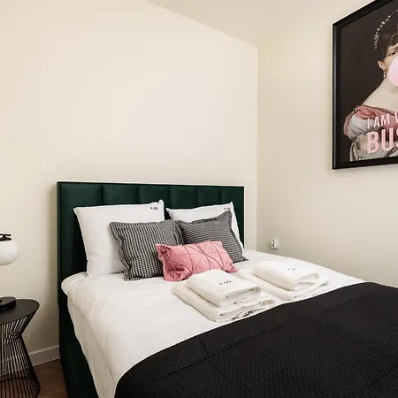 Urban Retreat - Krowoderska - By Upstairs Appartamento *